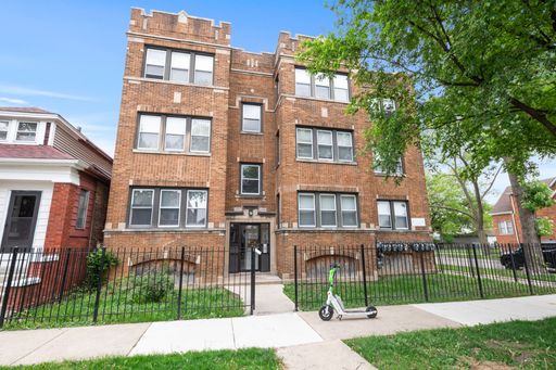 One Bedroom in Chicago Lawn – photo 1