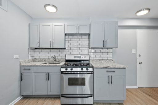 One Bedroom Unit in South Shore – photo 1