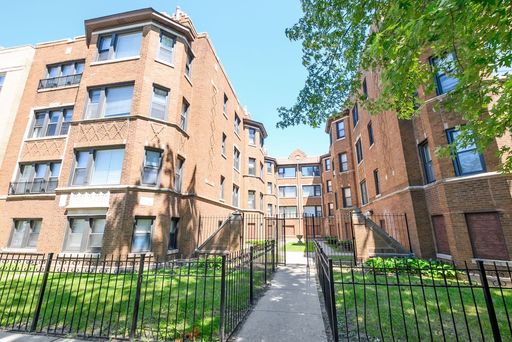 Two Bedroom in South Shore – photo 1