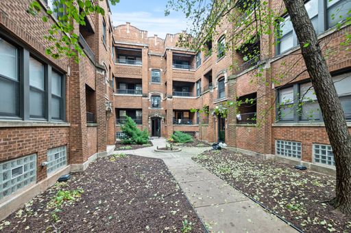 Two Bedroom in Washington Park – photo 1