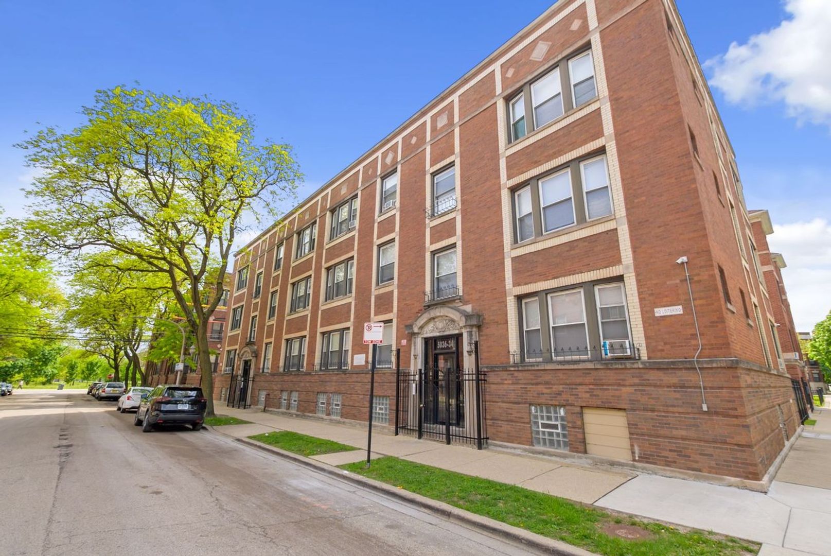 Chicago Apartment: 5034-5042 S Champlain Ave