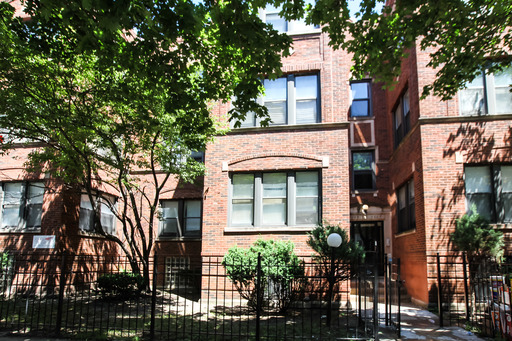 One Bedroom unit in South Shore – photo 1