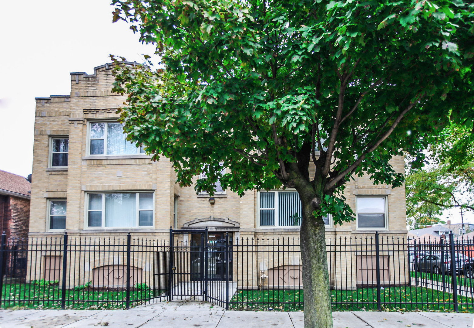 Chicago Apartment: 6000-04 S Troy St