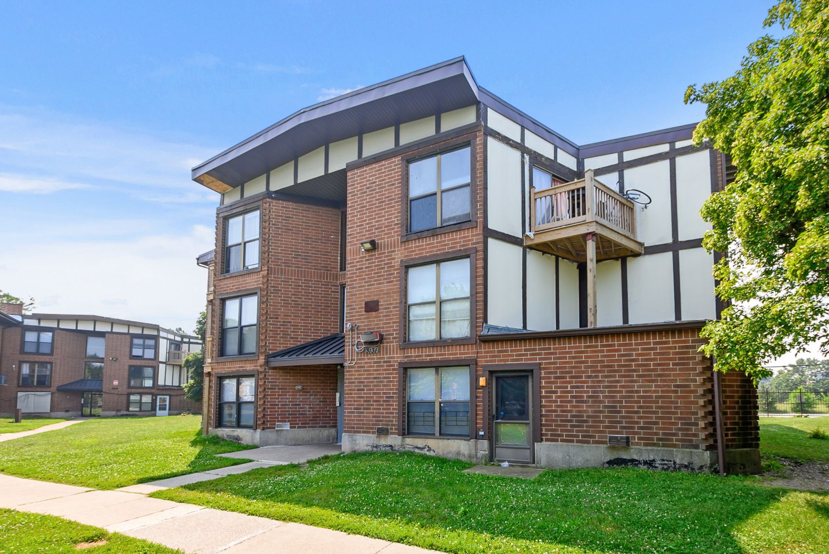 Chicago Apartment: 3121-3153 W. Madison St.