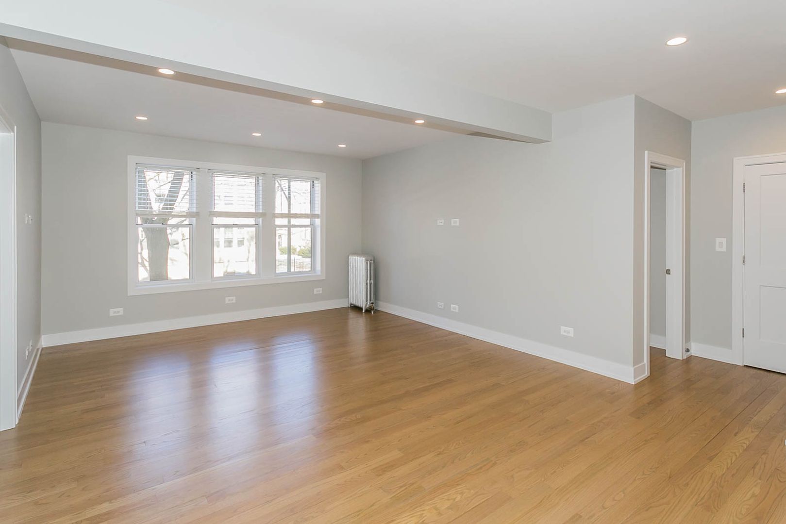 Chicago Apartment: 1919 W. Winona St.