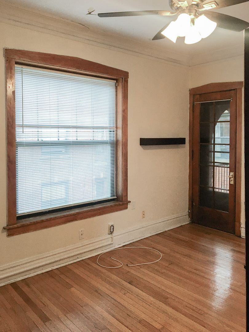 Chicago Apartment: 2876 N. Clark St.