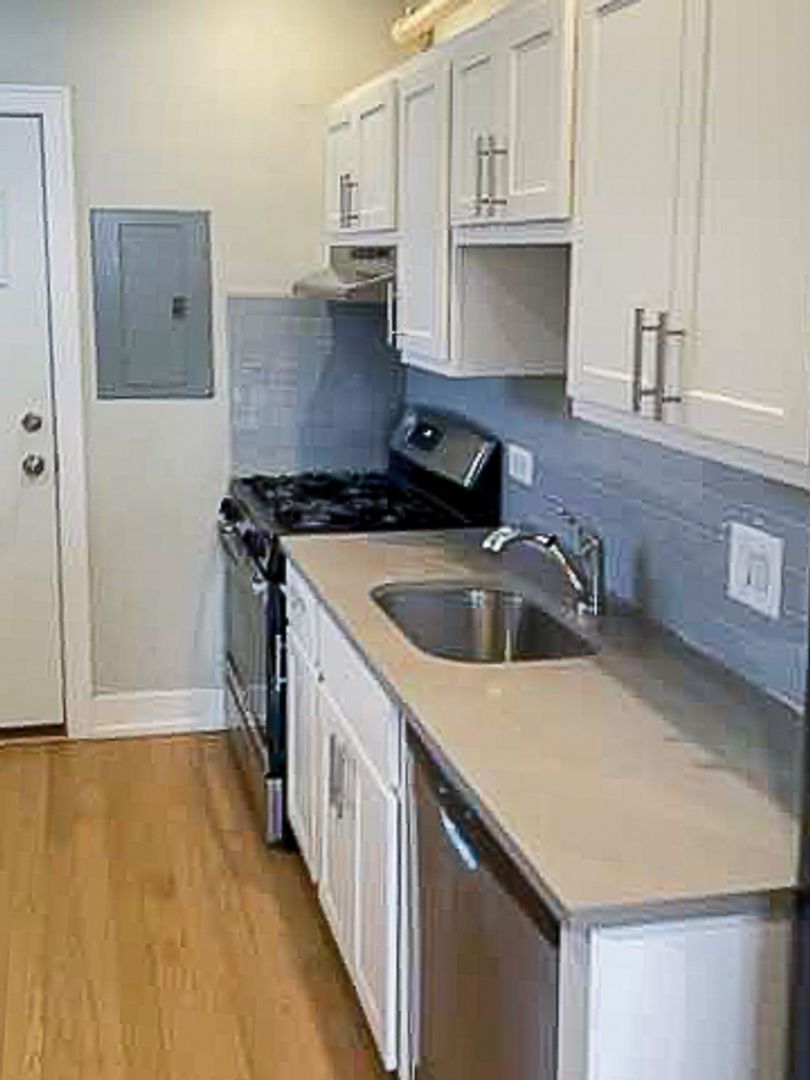 Chicago Apartment: 4857 N. Paulina St.