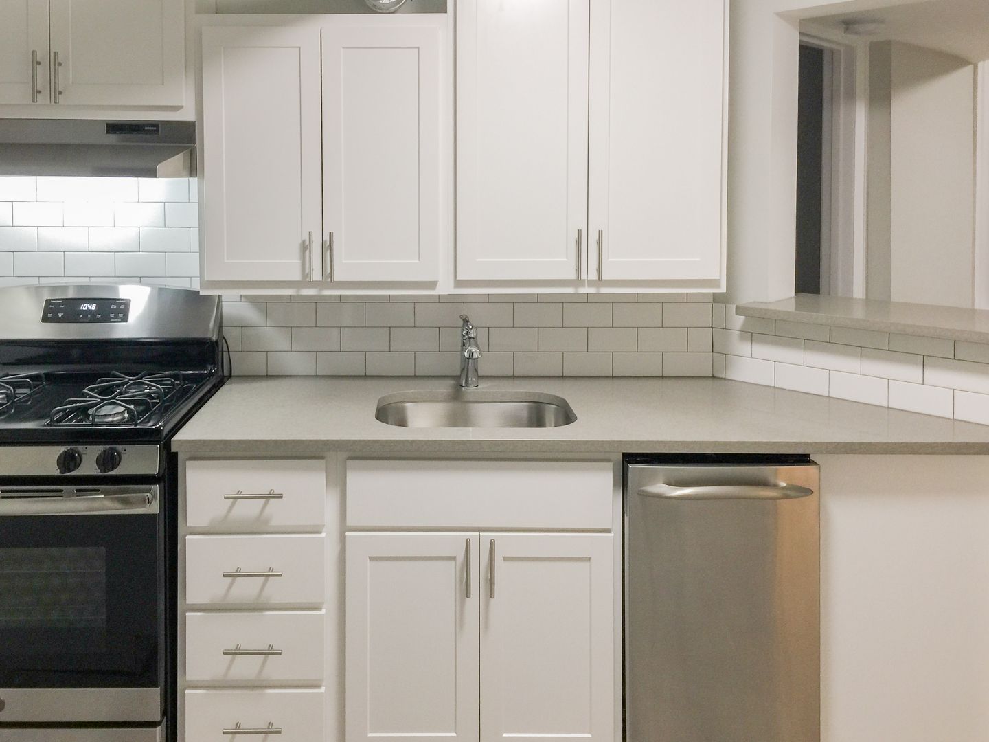 Chicago Apartment: 5045 N. Damen Ave.
