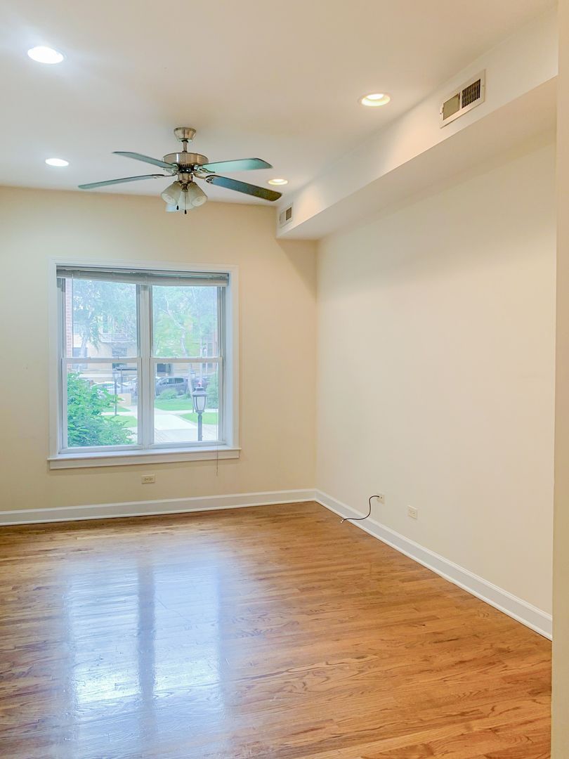 Chicago Apartment: 851 W. Cornelia Ave.