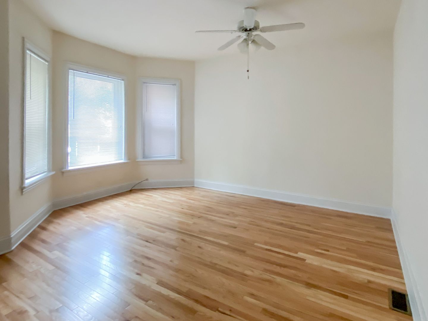 Chicago Apartment: 3818 N. Sheffield Ave.