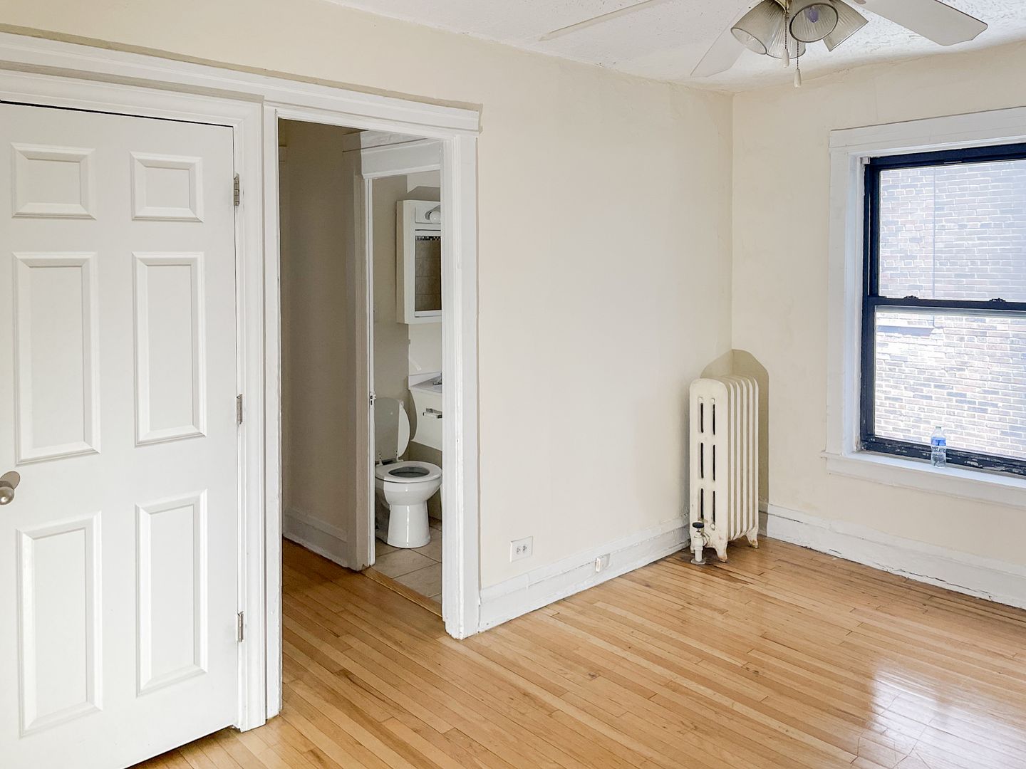 Chicago Apartment: 512 W. Cornelia Ave.