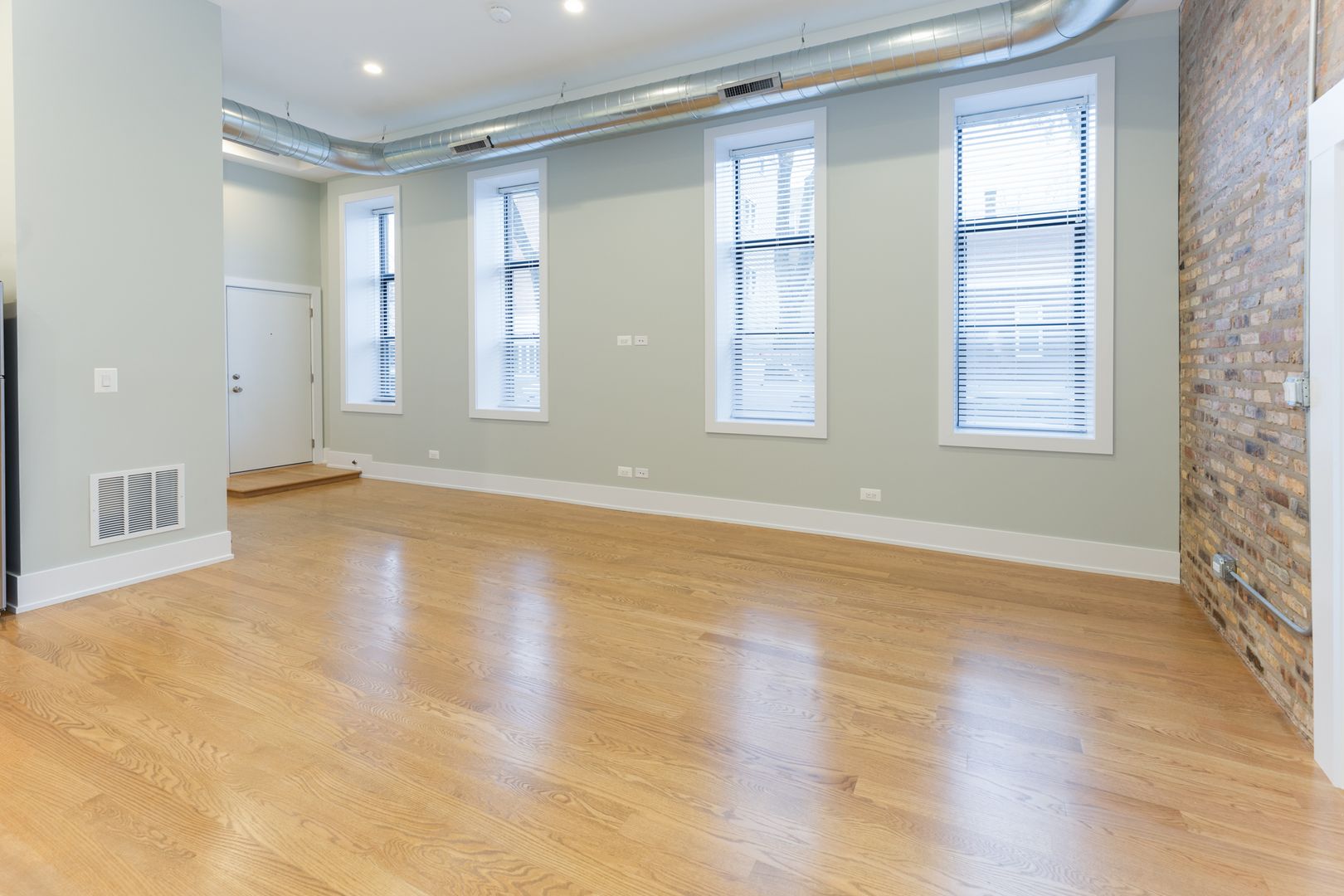 Chicago Apartment: 2047 N. Hoyne Ave.