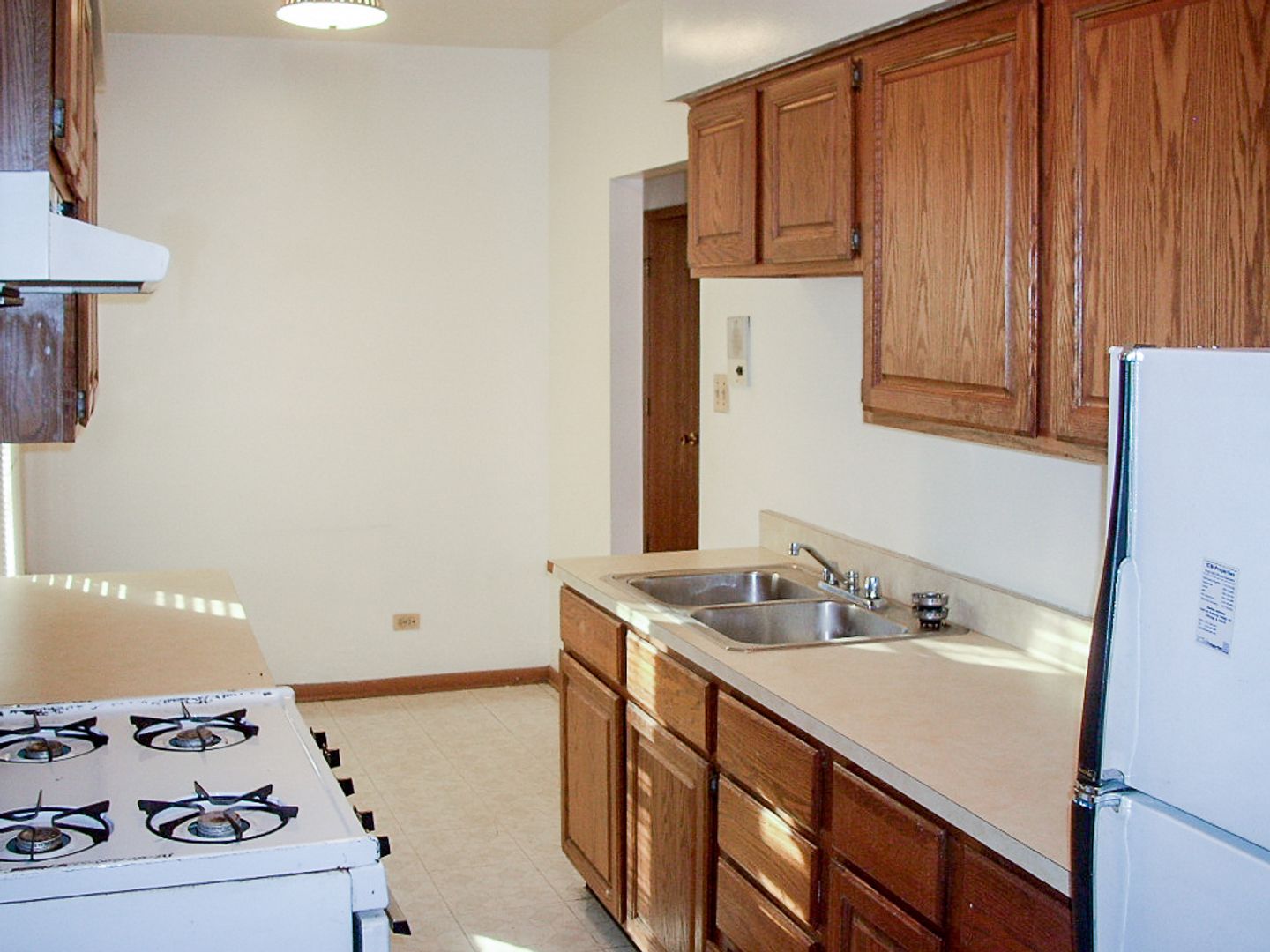 Chicago Apartment: 617 Melrose St.