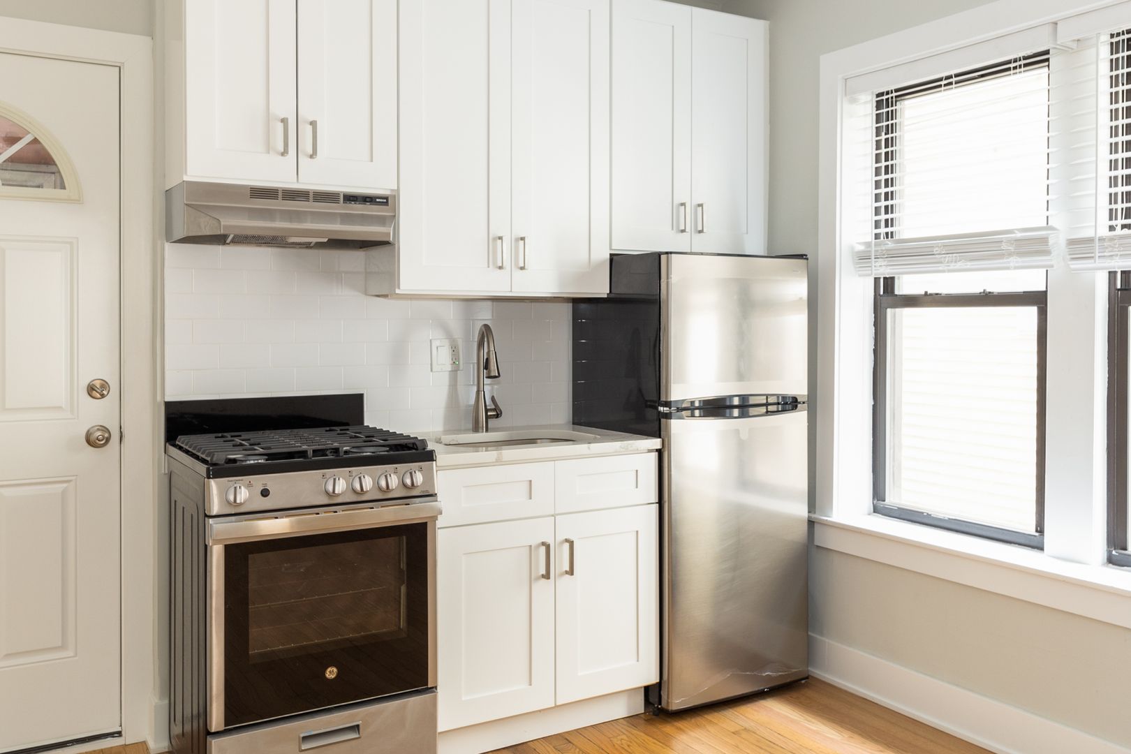 Chicago Apartment: 5158 N. Leavitt St.