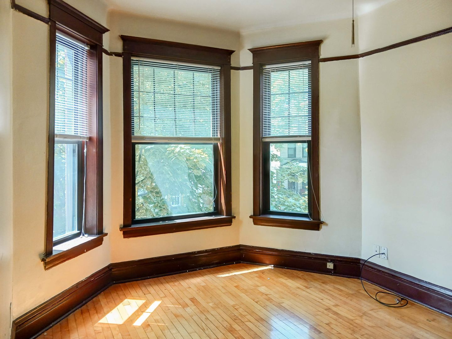 Chicago Apartment: 3637 N. Paulina St.