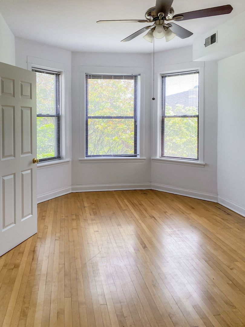 Chicago Apartment: 2326 N. Southport Ave.