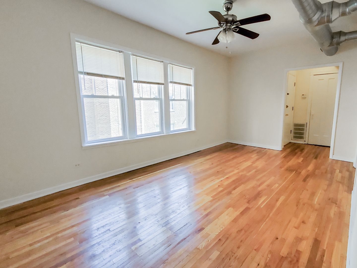Chicago Apartment: 3521 N. Broadway St.