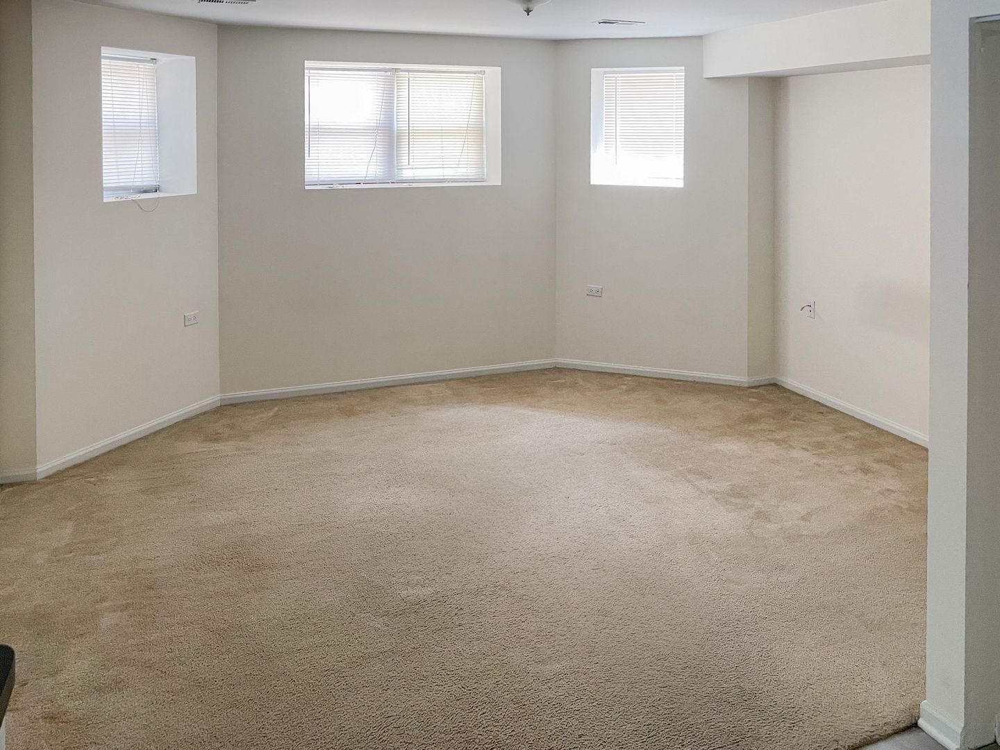 Chicago Apartment: 1022 N. Damen Ave.