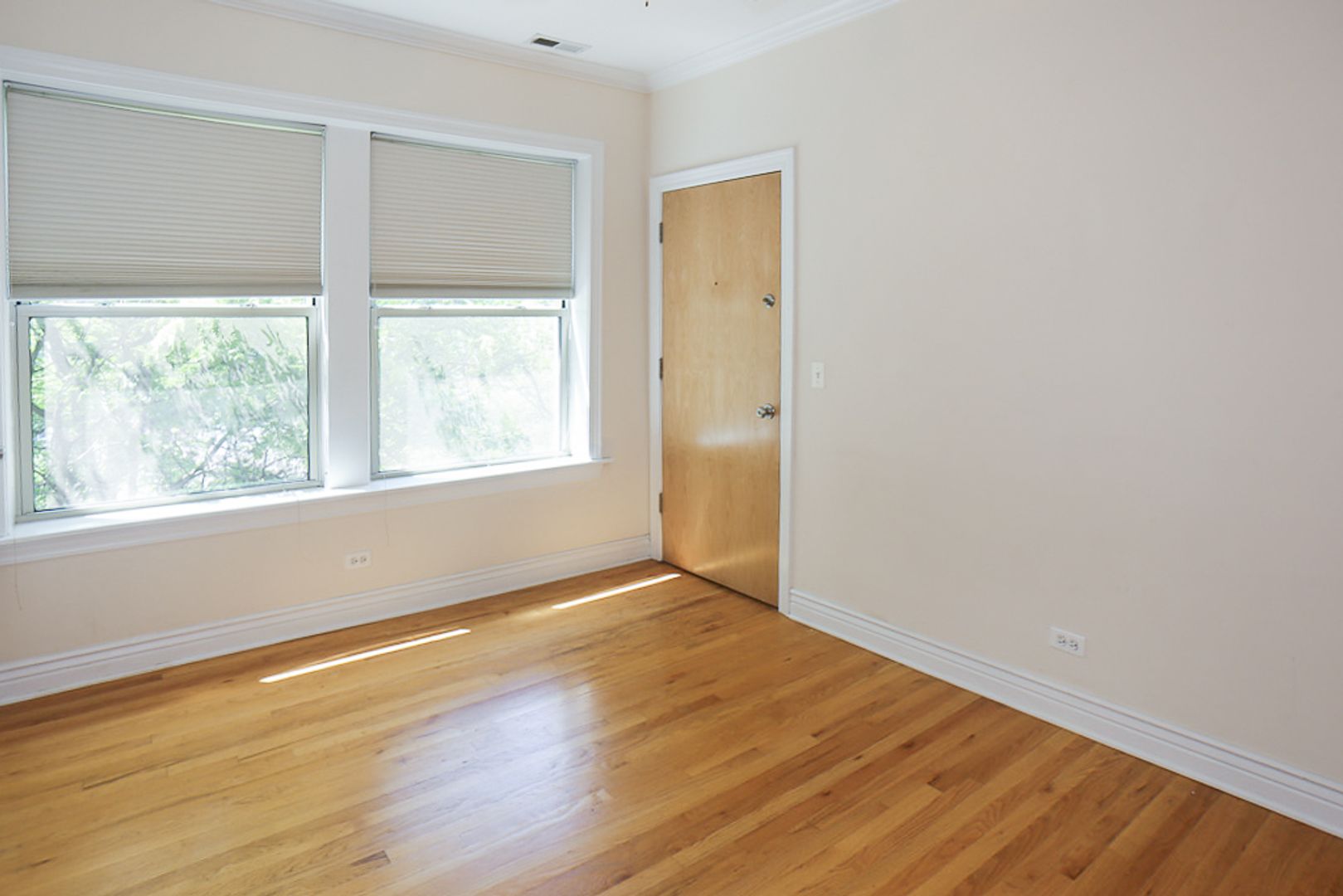 Chicago Apartment: 1210 W. Waveland Ave.