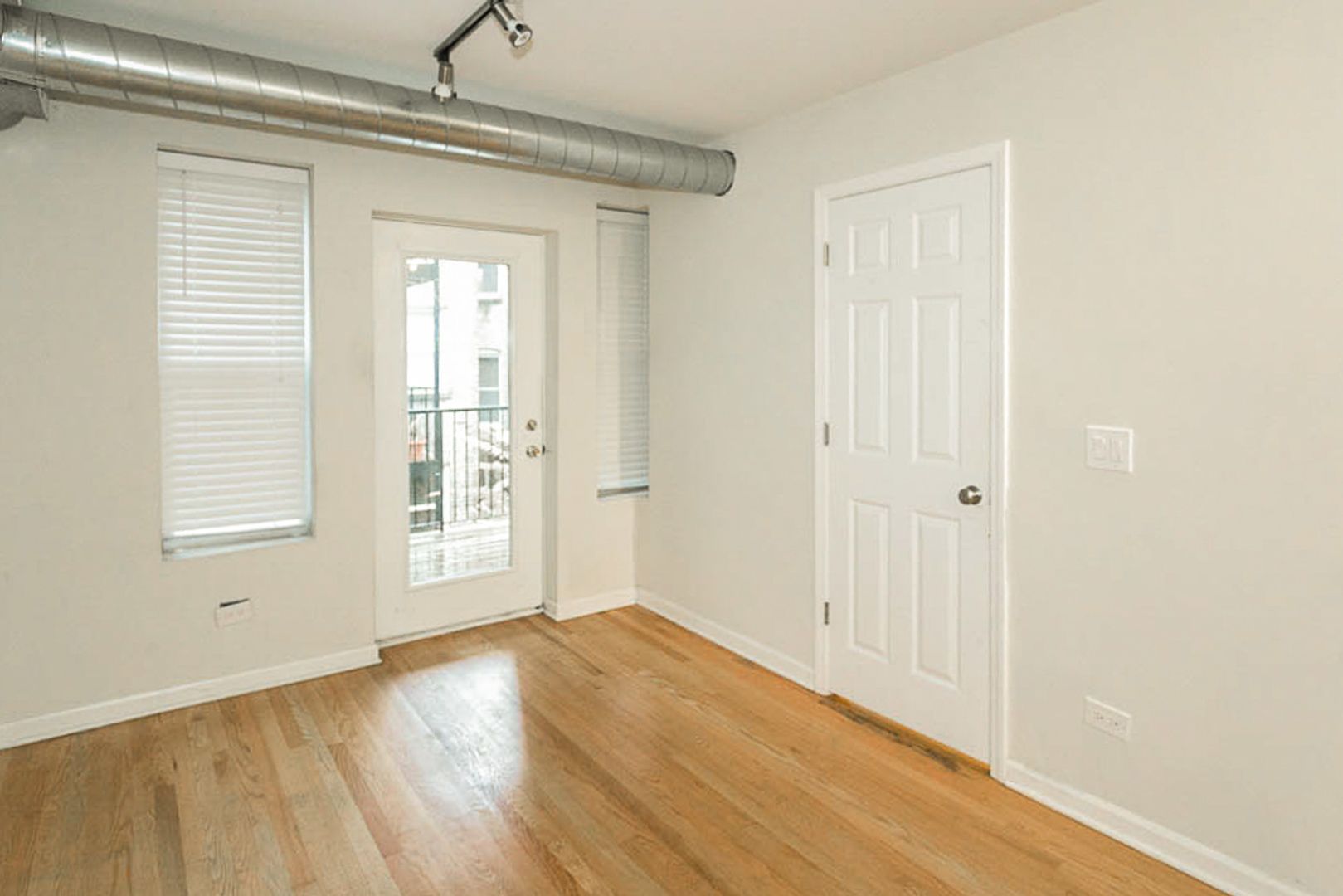 Chicago Apartment: 2520 W. Leland Ave.