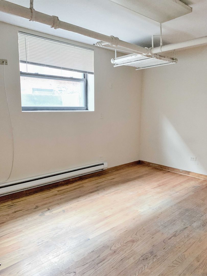 Chicago Apartment: 2876 N. Clark St.