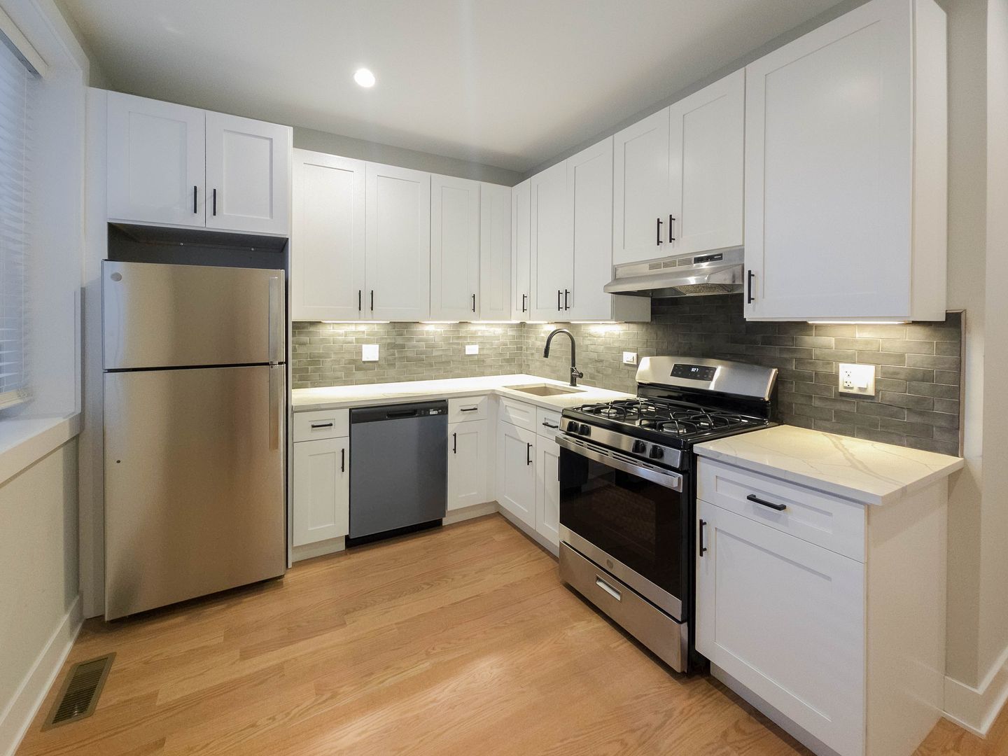 Chicago Apartment: 4837 N. Wolcott Ave.