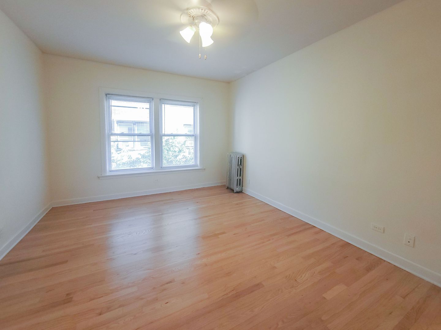 Chicago Apartment: 3912 N. Pine Grove Ave.