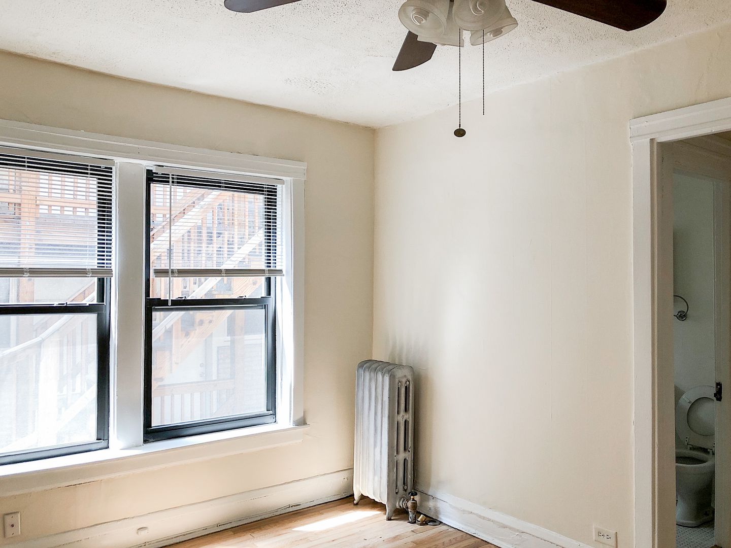 Chicago Apartment: 512 W. Cornelia Ave.