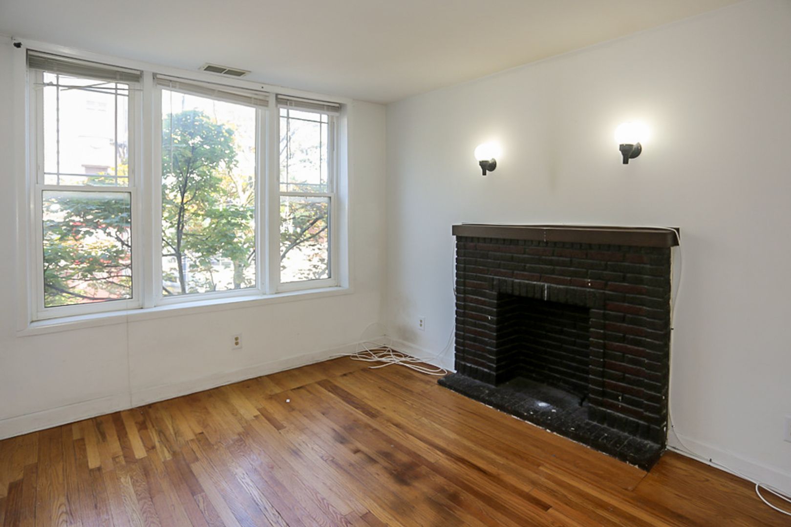Chicago Apartment: 3054 N. Greenview Ave.