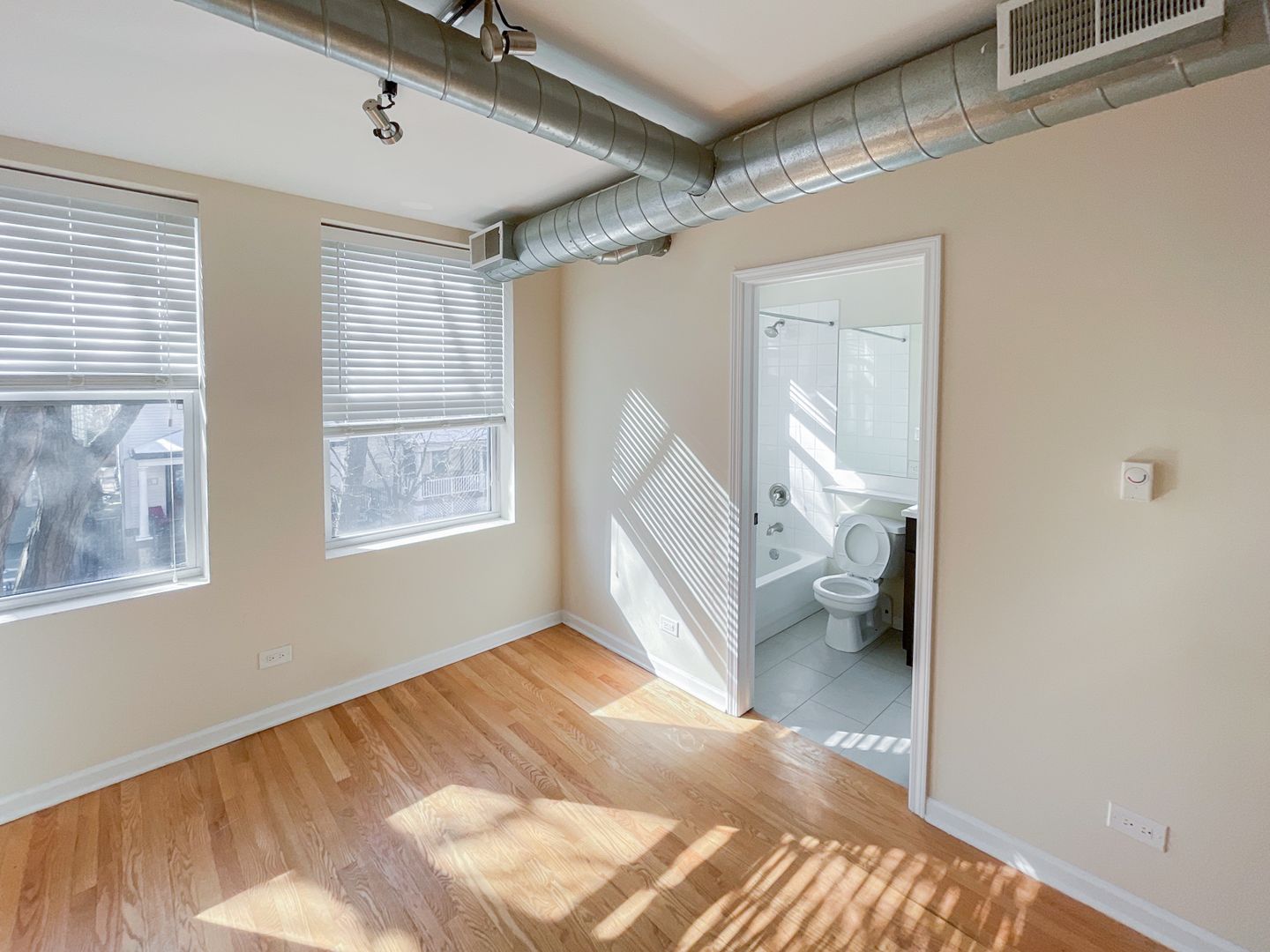 Chicago Apartment: 2520 W. Leland Ave.