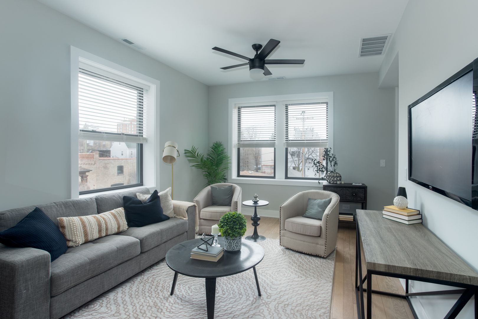 Chicago Apartment: 2020 W. Montrose Ave.