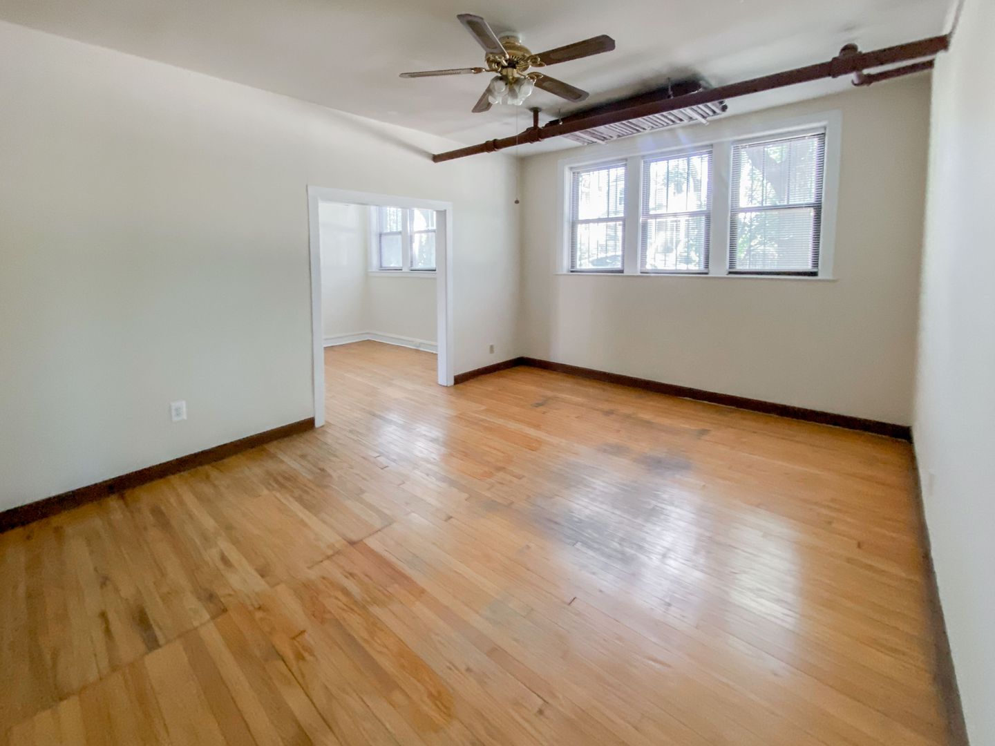 Chicago Apartment: 4535 N. Leavitt St.