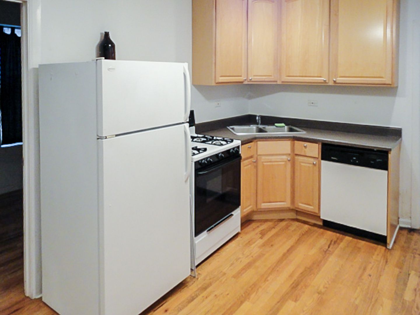 Chicago Apartment: 2315 N. Southport Ave.