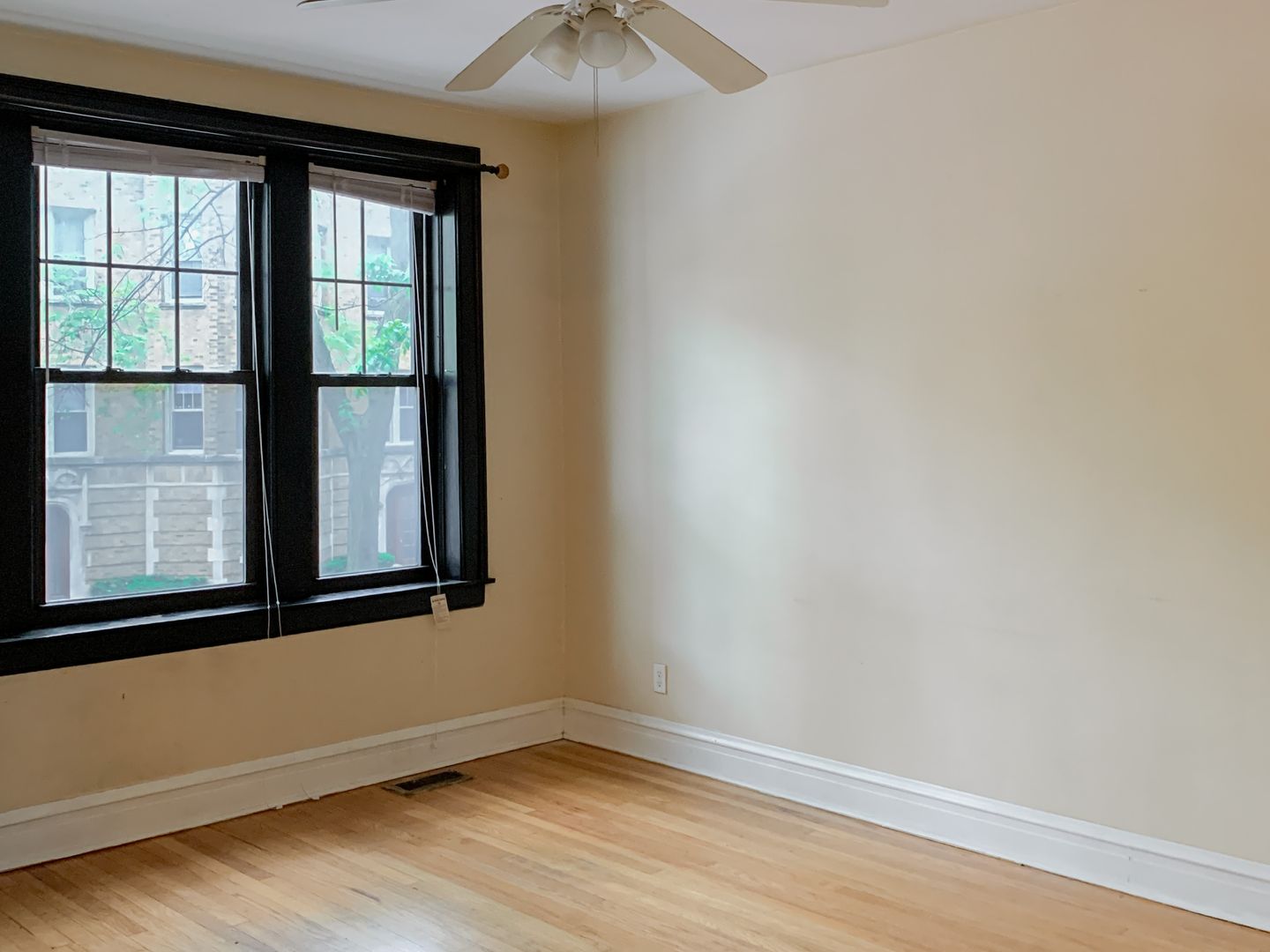 Chicago Apartment: 1941 W. Winnemac Ave.