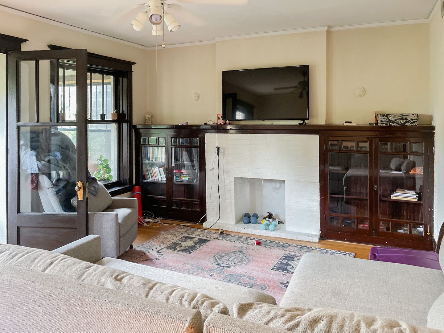 Chicago Apartment: 5941 N. Magnolia Ave.