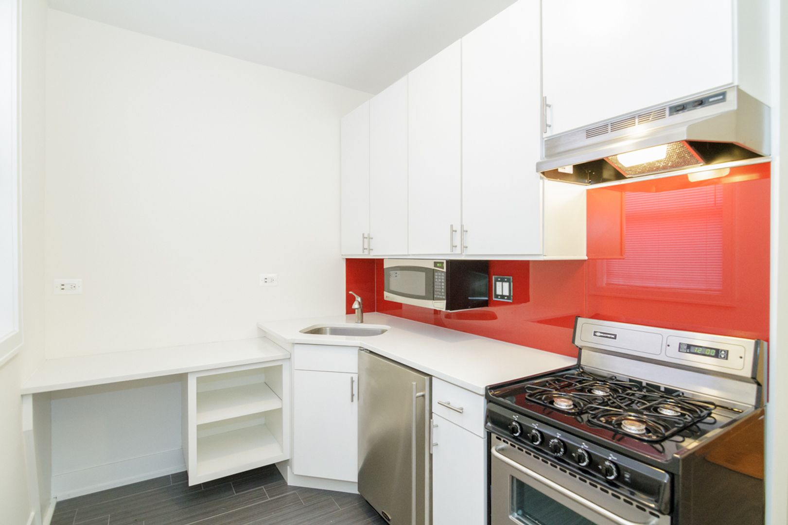 Chicago Apartment: 2876 N. Clark St.