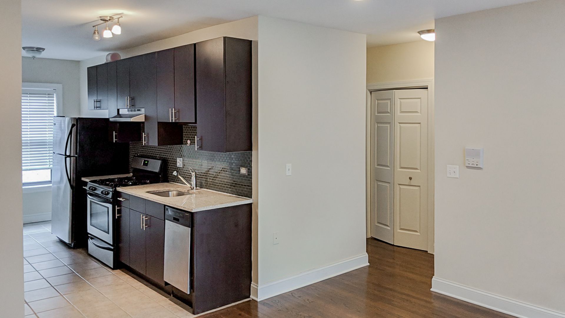 Chicago Apartment: 512 W. Cornelia Ave.