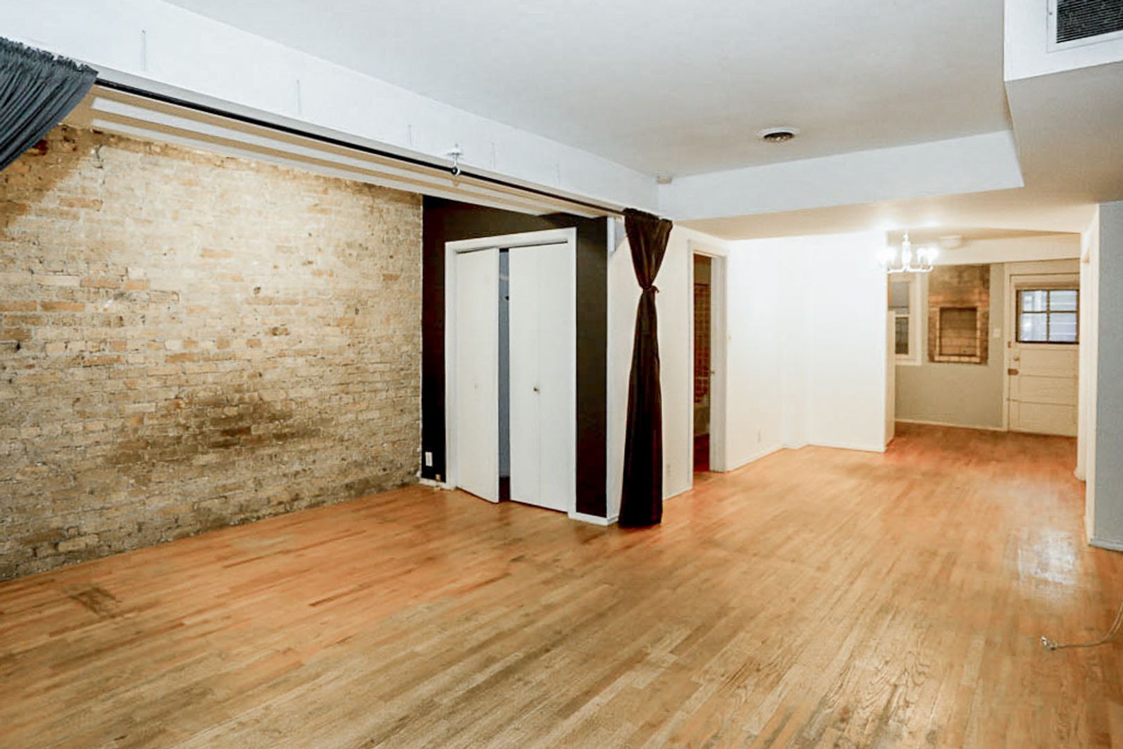Chicago Apartment: 2600 N. Racine Ave.