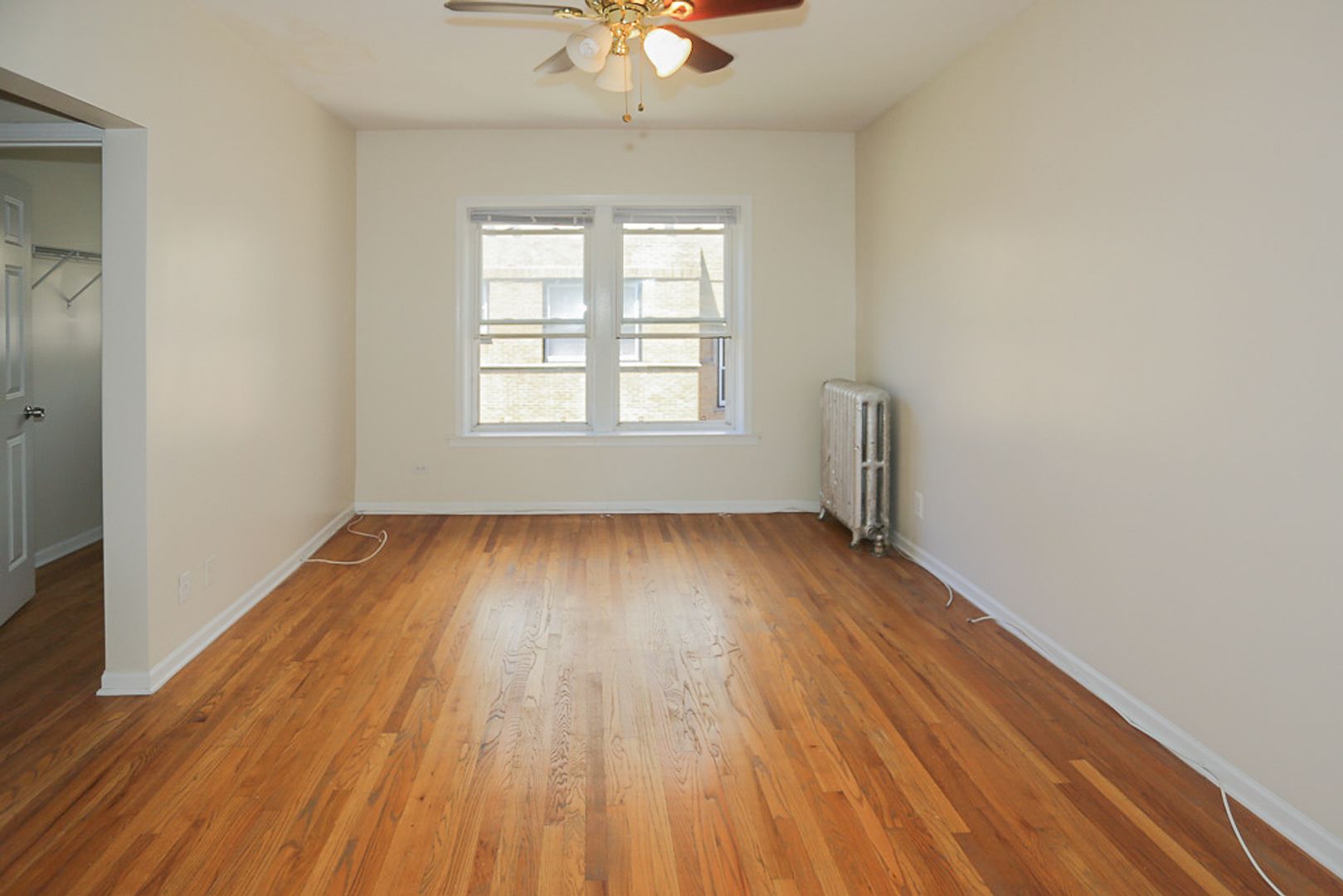 Chicago Apartment: 3912 N. Pine Grove Ave.