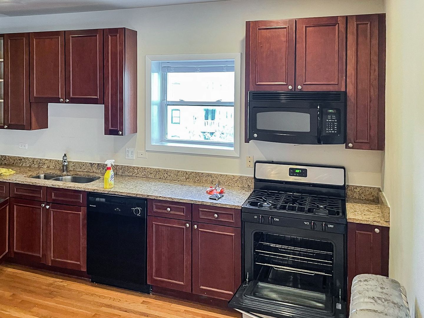 Chicago Apartment: 3912 N. Pine Grove Ave.