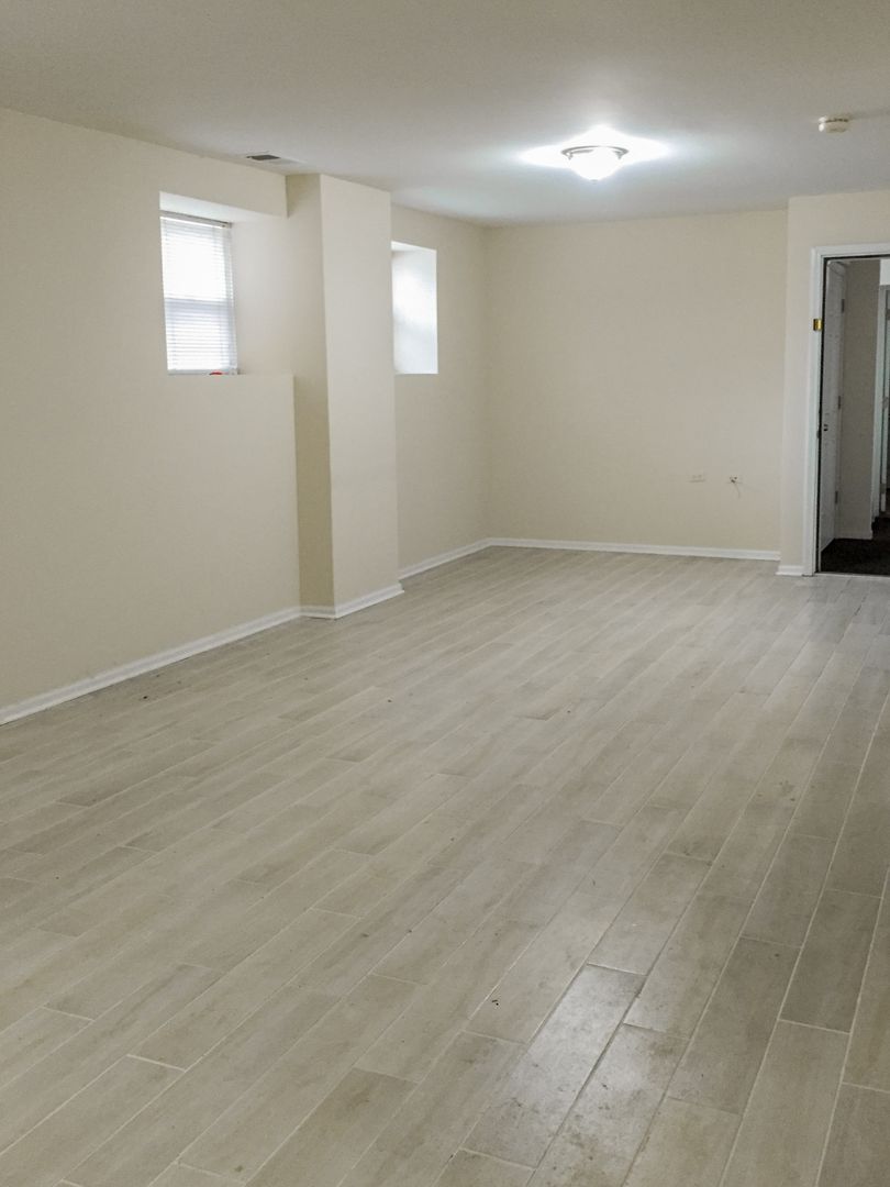 Chicago Apartment: 1022 N. Damen Ave.