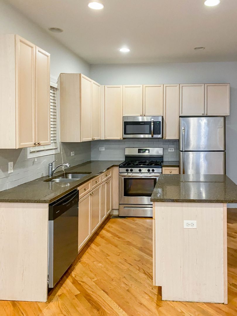 Chicago Apartment: 2732 N. Wayne Ave.