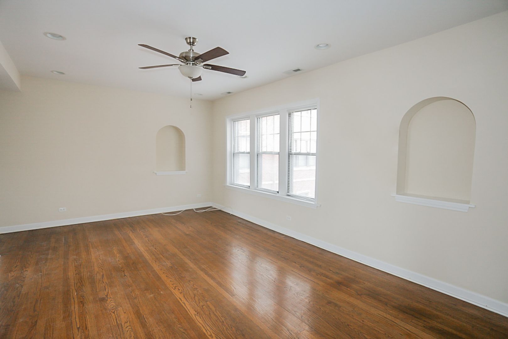 Chicago Apartment: 4651 N. Wolcott Ave.