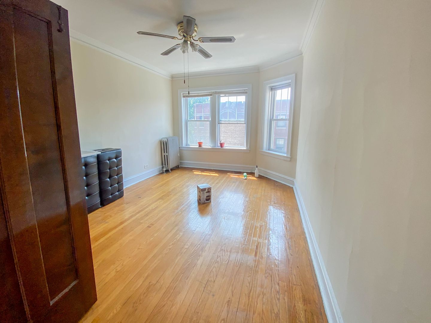 Chicago Apartment: 2200 W. Foster Ave.