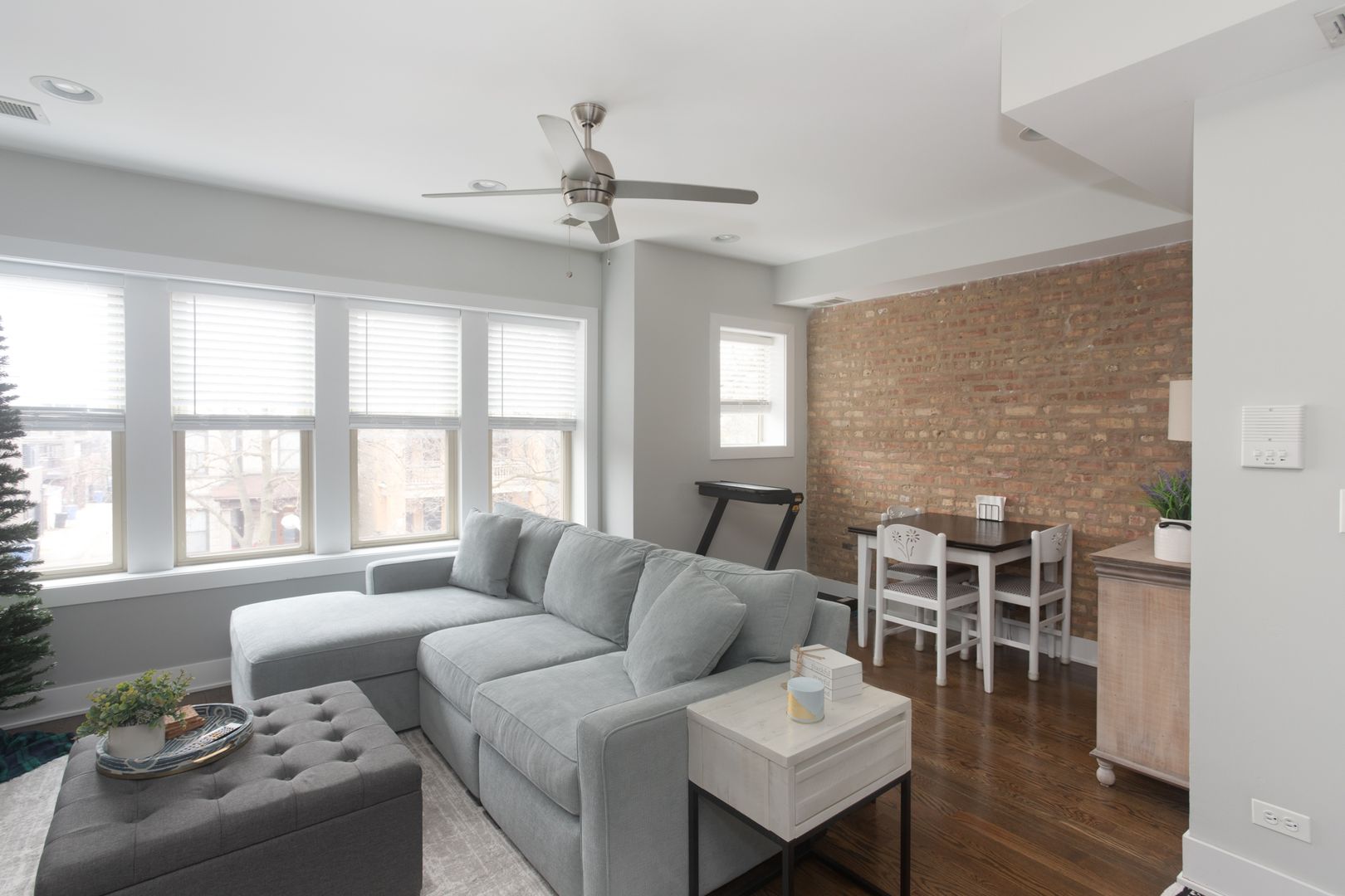 Chicago Apartment: 3915 N. Janssen Ave.