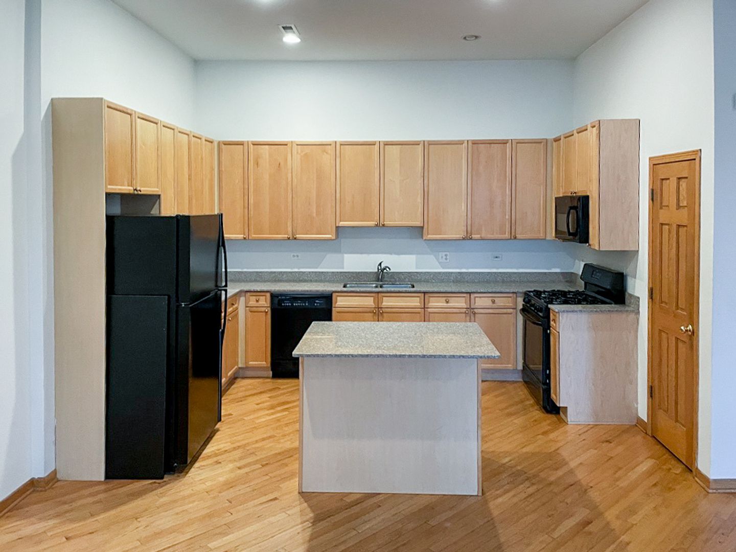 Chicago Apartment: 2531 N. Southport Ave.