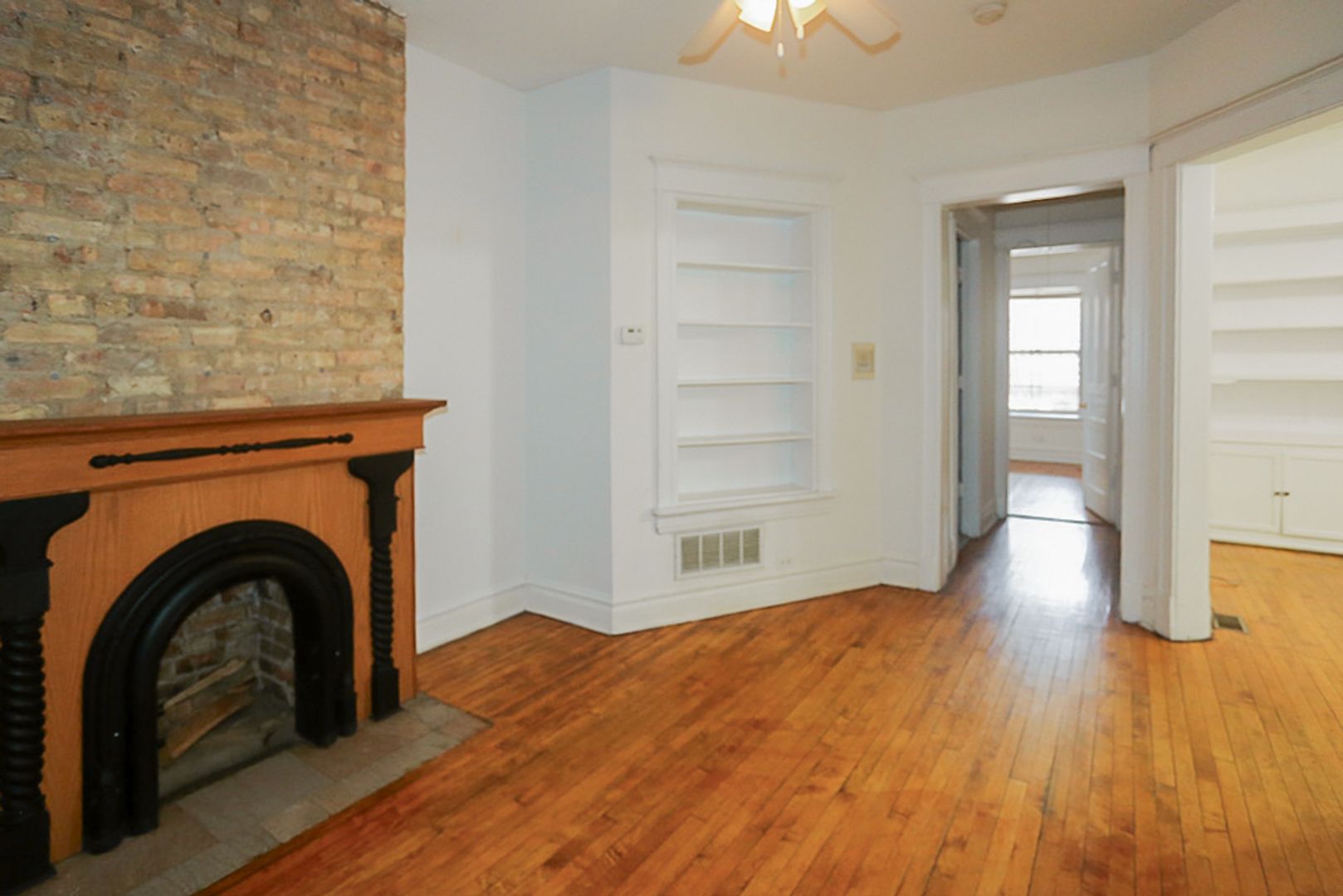 Chicago Apartment: 849 W. Lill Ave.