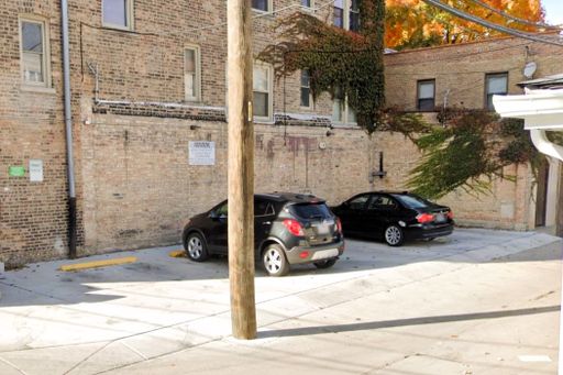 Long-term Parking - Lakeview - Janssen & Byron – photo 1