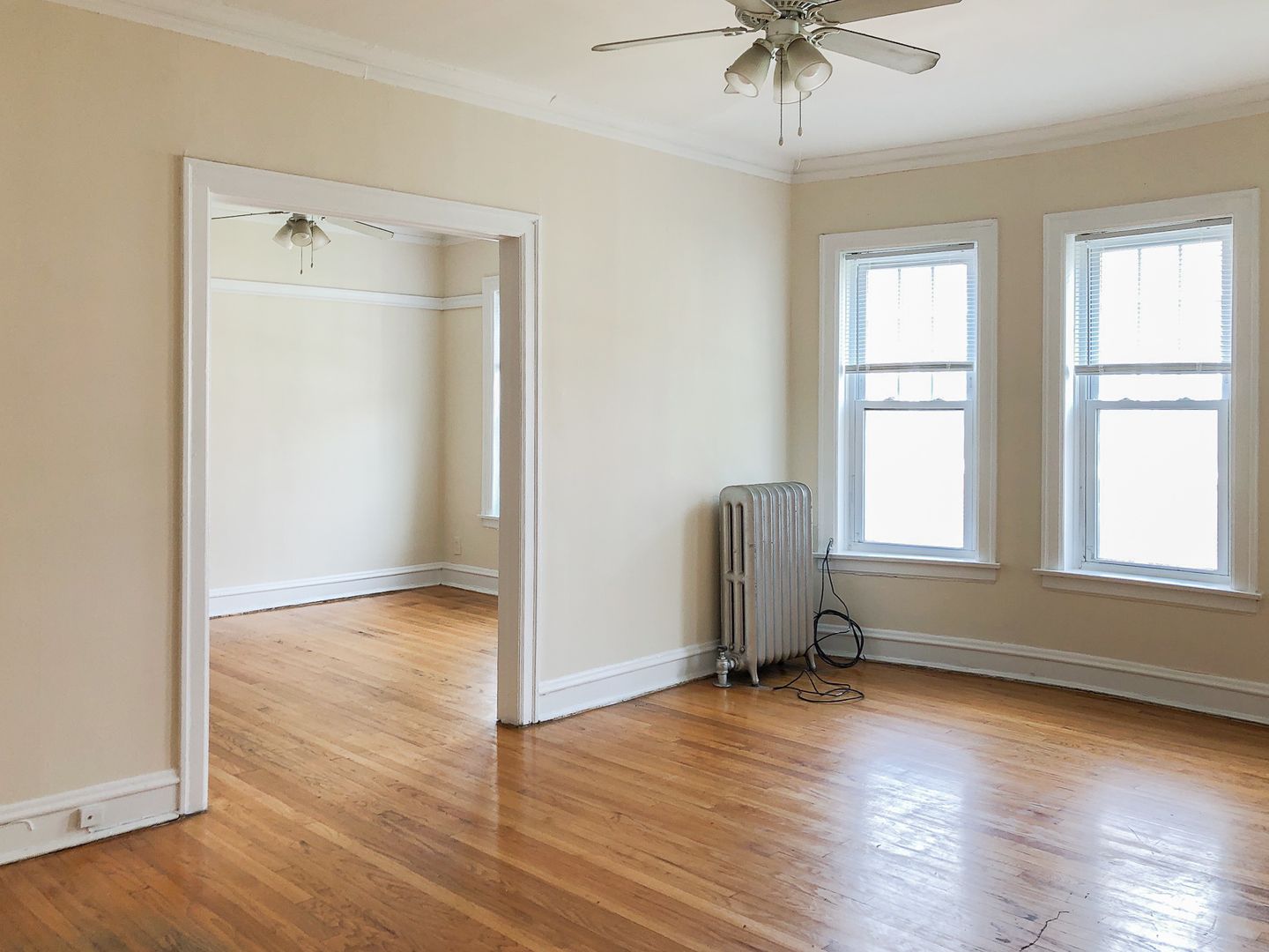 Chicago Apartment: 5208 N. Damen Ave.
