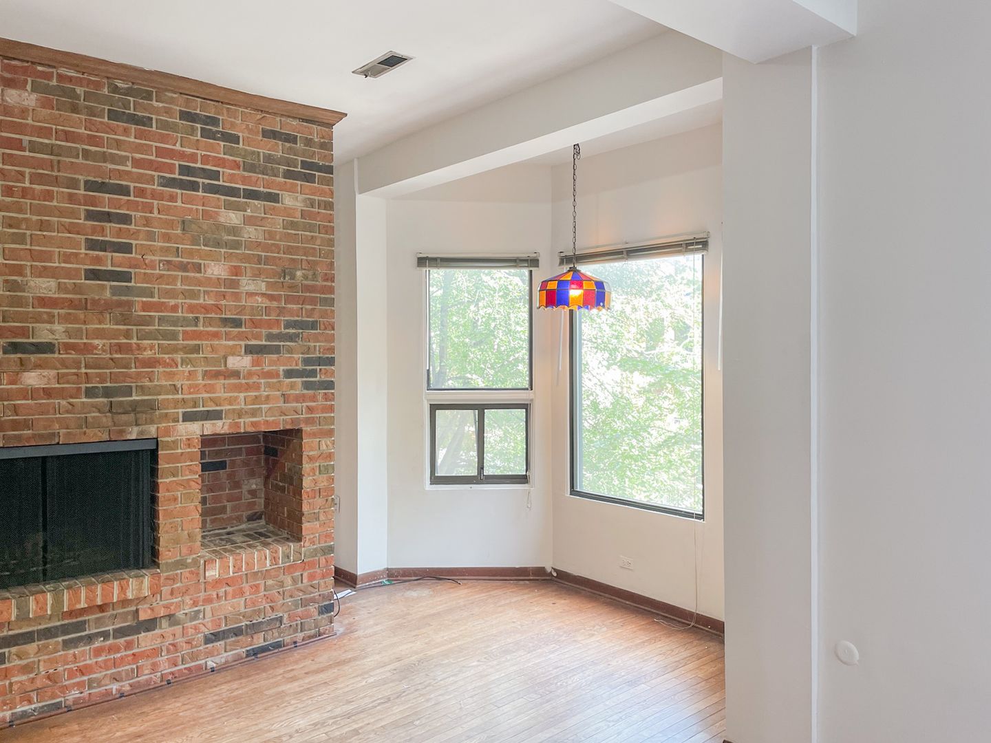 Chicago Apartment: 871 W. Lill Ave.